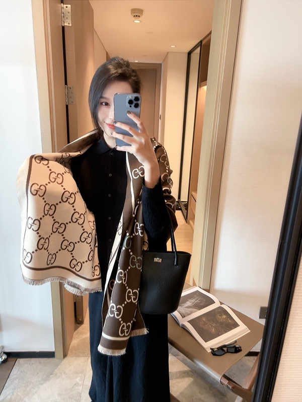 ブランドマフラー素材ディテール